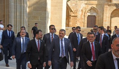 Oğuz ve Çiftçi, Selimiye Camisi’ni ziyaret etti
