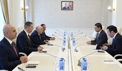 Savaşan, Azerbaycan Milli Meclisi’nde Musa Guliyev ile görüştü