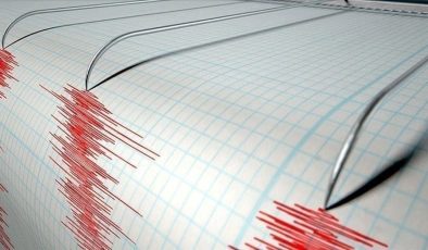 Endonezya’da 6,7 büyüklüğünde deprem