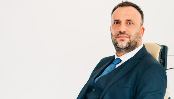 Çeler: “Vatandaşlar, siyasetçilerle aralarındaki uçurumun kapanmasını istiyor”