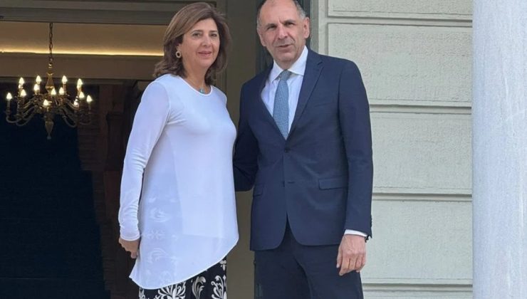Holguin, Yunanistan Dışişleri Bakanı Yerapetridis’le görüştü