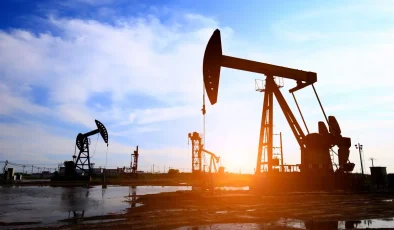 Brent petrolün varili 77,31 dolardan işlem görüyor