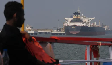 Suudi Arabistan ve İran petrolü taşıyan tankerler Hürmüz Boğazı’ndan geçti