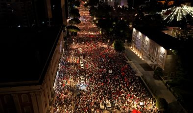 Arnavutluk’ta protestolar 22. gününde: “Bu hükümet diktatörlüğe dönüşüyor”