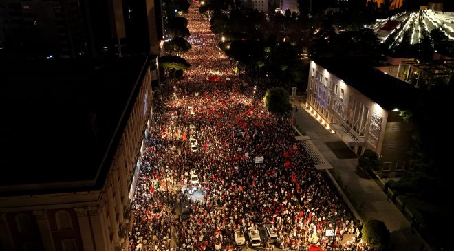 Arnavutluk’ta protestolar 22. gününde: “Bu hükümet diktatörlüğe dönüşüyor”