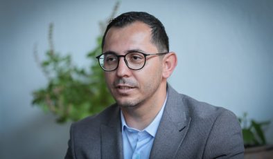 Üredi: “Öğretmen eksikliğinin çözümü, bilimsel ve uzun vadeli planlamadan geçiyor”