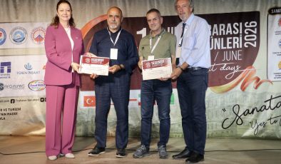 KKTC’li fotoğraf sanatçısı Hasan Bağlar Trabzon’da 16. Uluslararası Sanat Günleri’nde sunum yaptı
