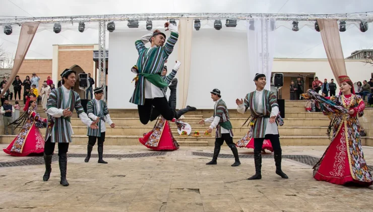 Özbekistan’da halk danslarından “Andican polkası” Guinness Rekorlar Kitabı’na girdi