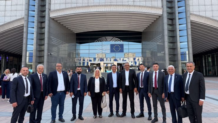 Belediye Birliği, başkanların katılımıyla Avrupa Parlamentosu’nda toplantıya katıldı