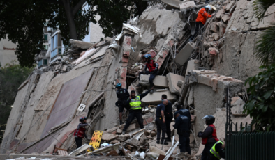 7,2 ve 7,5 büyüklüğünde Deprem 164 kişi öldü, 971 kişi yaralandı