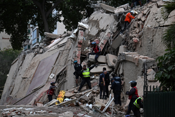 7,2 ve 7,5 büyüklüğünde Deprem 164 kişi öldü, 971 kişi yaralandı