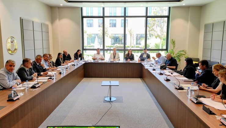 Ekonomi, Maliye, Bütçe ve Plan Komitesi bir öneri ile üç yasa tasarısını görüştü