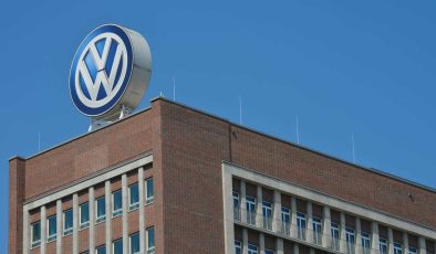 Alman hükümeti Volkswagen’in fabrika kapatma planlarını engellemeyi hedefliyor