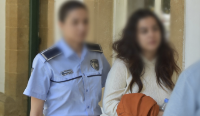 (Kabul Edilemez Yolcu) ilan edilerek geri gönderildi