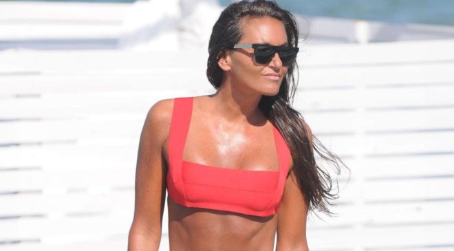46 yaşındaki Eda Taşpınar’ın bikini kombini olay oldu