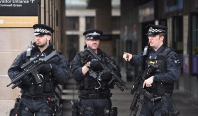 İngiliz Üs Polisi’nin “Guardian” operasyonunda 12 kişi tutuklandı
