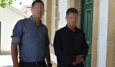Yaralama ciddi darp sarhoşluk rahatsızlık ve uygunsuz tavır hareket suçlarından M. Y. yeniden mahkemeye çıkarıldı. 