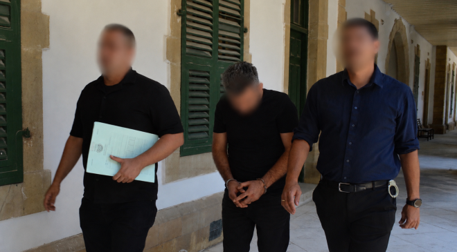 Lefkoşa’da meydana gelen “Sahte Resmi Belge Düzenleme ve Sahtelenmiş Resmi Belgeyi Tedavüle sürme” suçlarından tutuklanan S. D. mahkemeye çıkarıldı