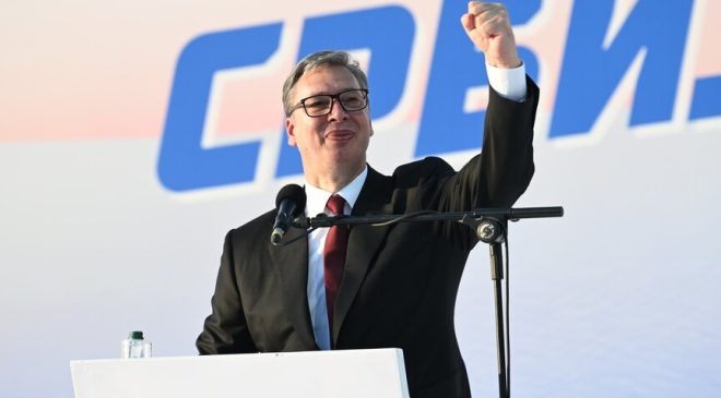 Sırbistan Cumhurbaşkanı Vucic, birkaç hafta içerisinde görevinden istifa edeceğini duyurdu