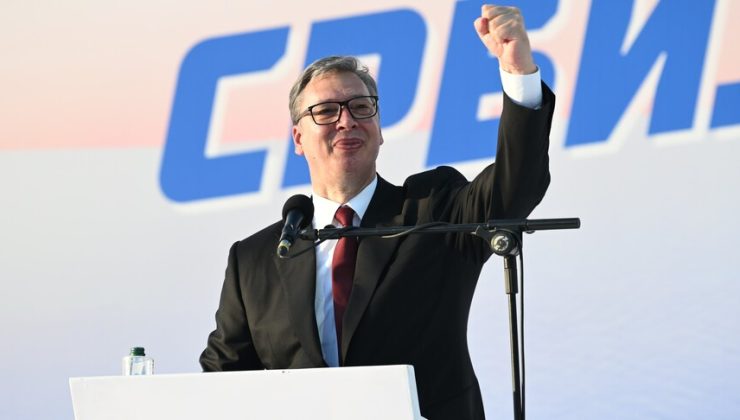 Sırbistan Cumhurbaşkanı Vucic, birkaç hafta içerisinde görevinden istifa edeceğini duyurdu