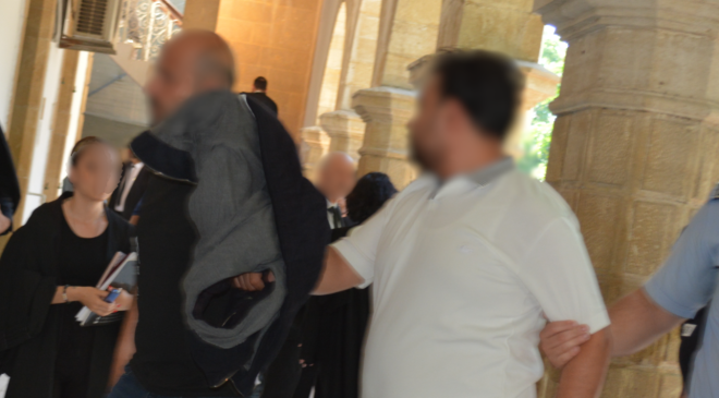 Gümrüksüz mal tasarrufu suçundan tutuklandılar.