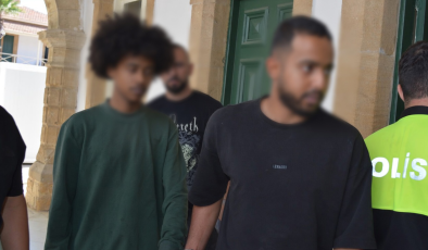 “hintkeneviri ve kokain alma ve tasarrufu” suçlarından tutuklanan M.S.B ile K.Y mahkemeye çıkarıldı.