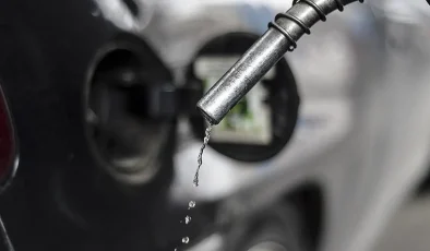 Akaryakıt fiyatı için iyi haber! Petrolde 8 hafta sonra bir ilk