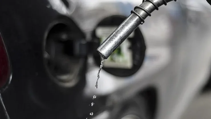 Akaryakıt fiyatı için iyi haber! Petrolde 8 hafta sonra bir ilk