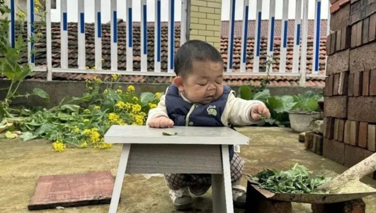 Çinli Wang’ın hikâyesi milyonları ağlattı: 25 yaşında ama bebek boyutlarında