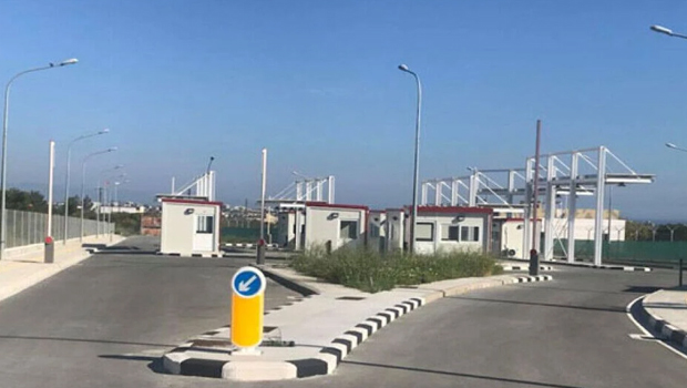 Derinya’dan geçen 3 araçta hayvansal ürün bulundu