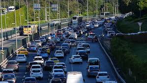 İstanbul’da bayram tatili sonrası sabah saatlerinde trafik yoğunluğu oluştu