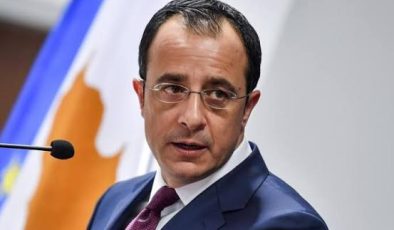 Rum halkı Hristodulidis’in seçimlere müdahale ettiği kanısında