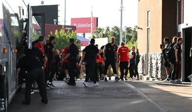 Milli futbolculara Arizona’da coşkulu karşılama!