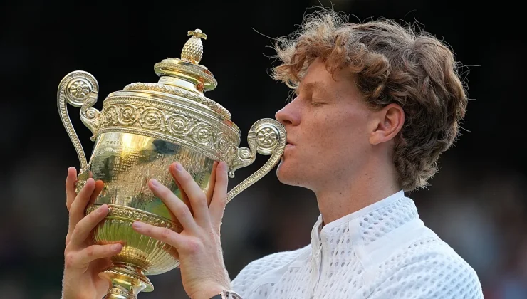 Jannik Sinner defeats Alexander Zverev to win second straight Wimbledon title