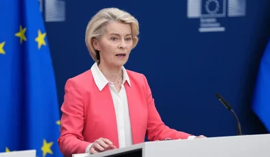 Von der Leyen convinced by case for ‘age-appropriate’ social media restrictions
