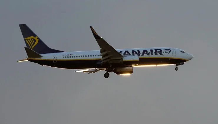 Panic on Ryanair flight from Thessaloniki as debris shatters window, injures passenger