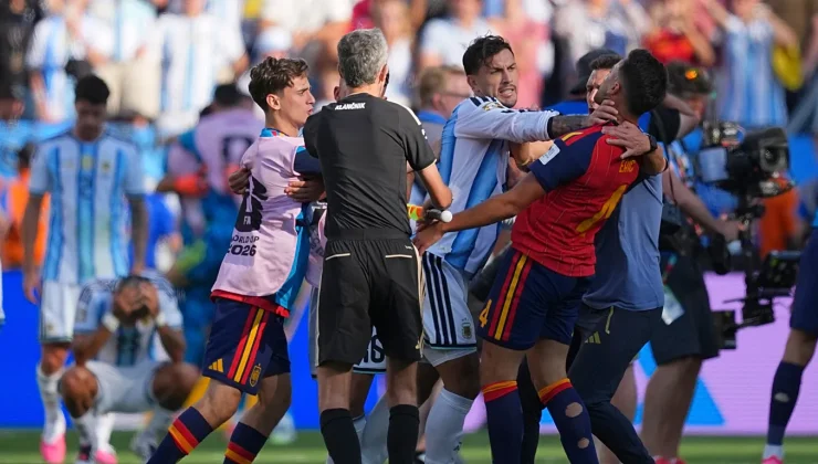 FIFA opens disciplinary cases against Argentina for World Cup final scuffle and ‘Malvinas’ banner