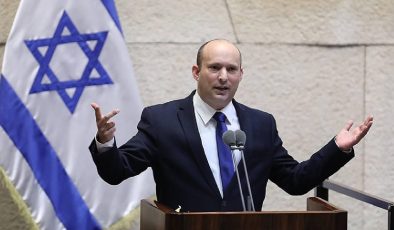 Eski İsrail Başbakanı Bennett: “Netanyahu artık ülkeyi yönetemiyor, aşırı sağcı bakanların esiri oldu”