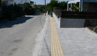 Mesarya Belediyesi, Paşaköy’de kaldırım çalışmalarını tamamladı
