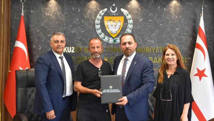 Çavuş, balıkçı barınaklarının işletilmesine ilişkin protokole imza attı