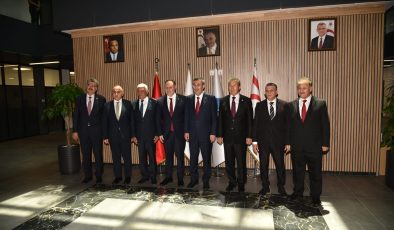 Yılmaz, Güzelyurt Belediyesi yeni merkez binasını ziyaret etti