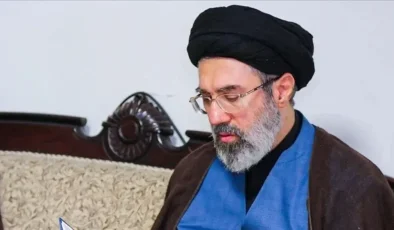 İran lideri Hamaney, babasının öldürülmesinin “İntikamının” alınacağı sözünü verdi