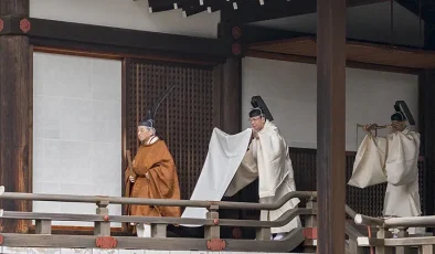 Japon İmparatorluk Ailesi, giderek derinleşen bir krizle karşı karşıya