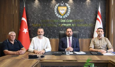 Bakan Çavuş, KKTC Avcılık Federasyonu heyetini kabul etti