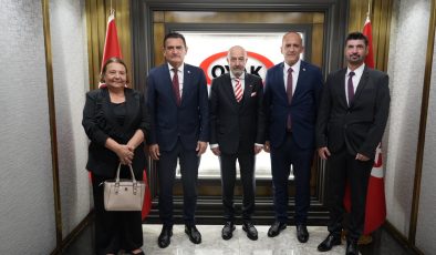İçişleri Bakanı Oğuz, Ankara’da Emekli Korgeneral Zekai Aksakallı’yı ziyaret etti