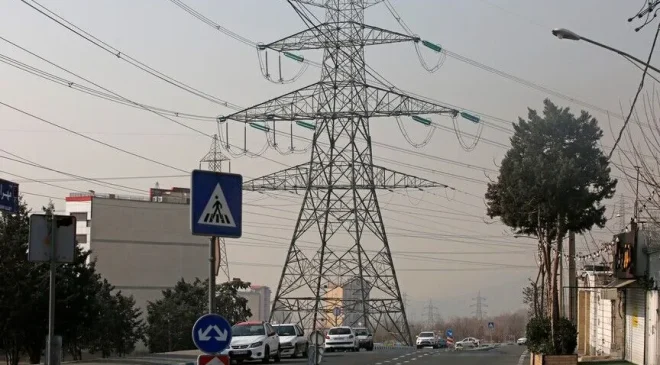 Tahran’da tüketim kotasını aşan 500’den fazla kamu kurumunun elektriği kesildi