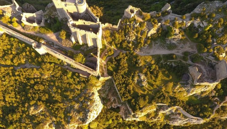 UNESCO, Fransa’nın Normandiya çıkarması plajlarını ve Languedoc Kraliyet Kaleleri’ni Dünya Mirası Listesi’ne aldı
