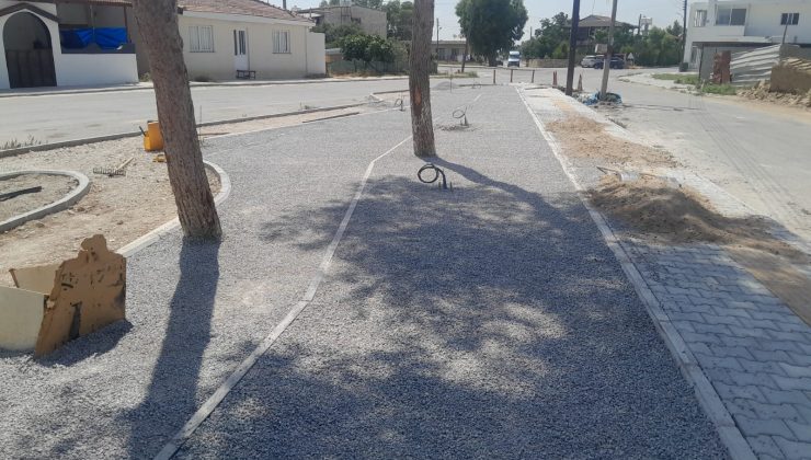 Mesarya Belediyesi’nin Dörtyol Köy Meydanı’ndaki düzenleme çalışmaları sürüyor