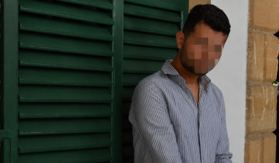Kanunsuz Uyuşturucu Madde Tasarrufu” suçundan tutuklanan Y. K. mahkemeye çıkarıldı.