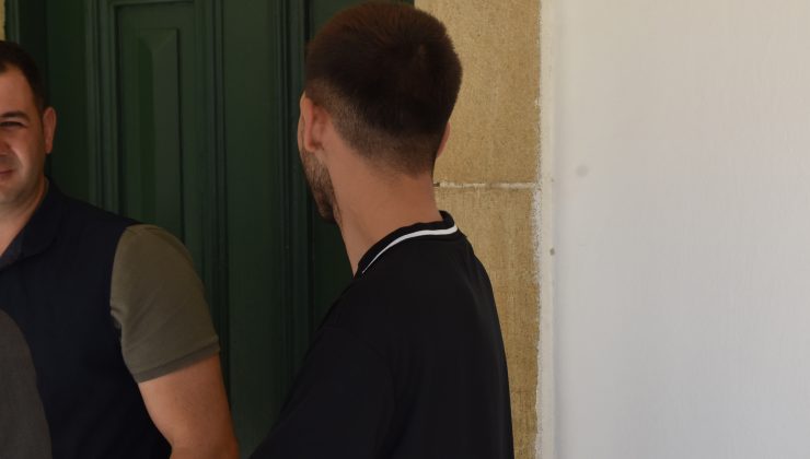Uyuşturucu madde suçundan tutuklanan zanlı İ.M mahkeme huzuruna çıkarıldı.